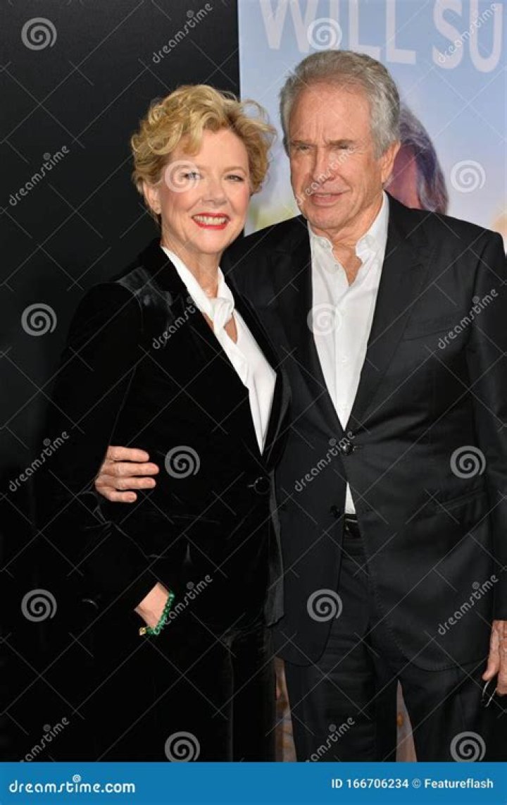 Bening & Warren Beatty's 16YearOld Daughter Hits Red Carpet