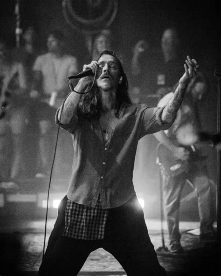 Brandon Boyd Shoe Size and Body Measurements Celebrity Shoe Sizes