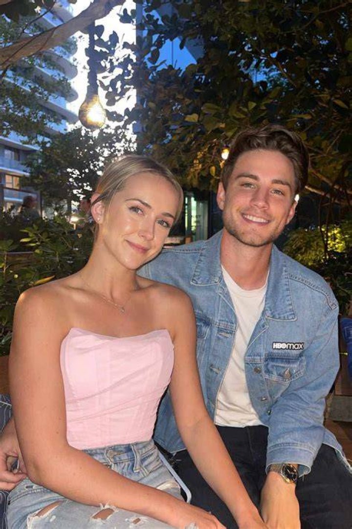 Carson Rowland Biography, Wiki, Girlfriend, Age, Family, Height.. All