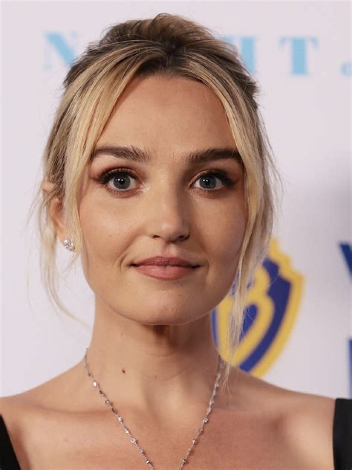 Chloe Fineman IMDb
