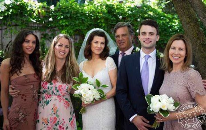 Daphne Zuniga Engaged to David Mleczko. Know Her Age, Net Worth, Past