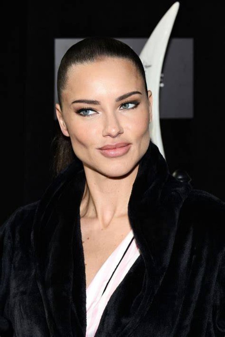 Do Adriana Lima's daughters look full "white"?