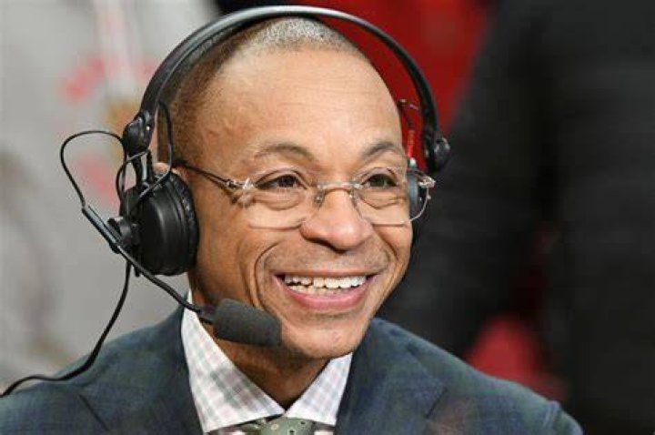 Gus Johnson Returning To The NFL This Season Battle Red Blog
