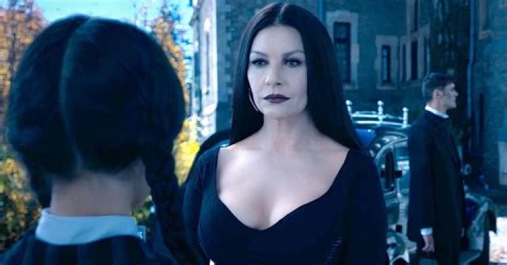 Hello! Christina Ricci Dressed As The Addams Family&rsquo;s Morticia Adams Is