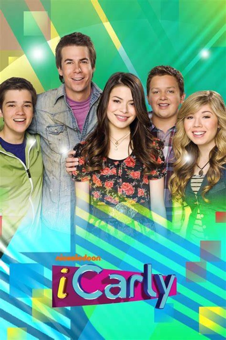 How did iCarly star McCurdy's mom pass away?