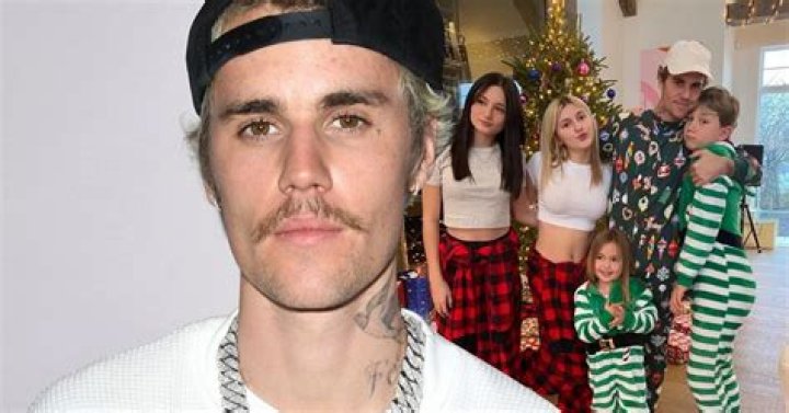 How many siblings does Bad Bunny have? The US Sun