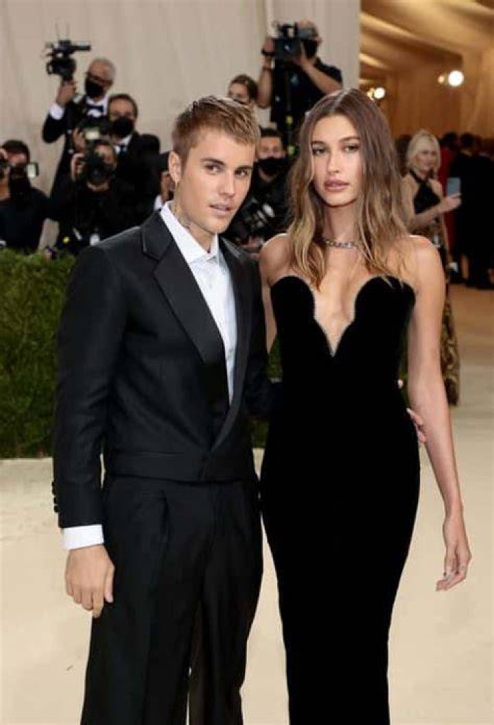 How Tall is Hailey Bieber? Hailey Bieber's Height How Tall Height