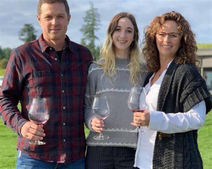 Is Eric Close still Married to his Wife? Past Girlfriend & Net Worth 2022