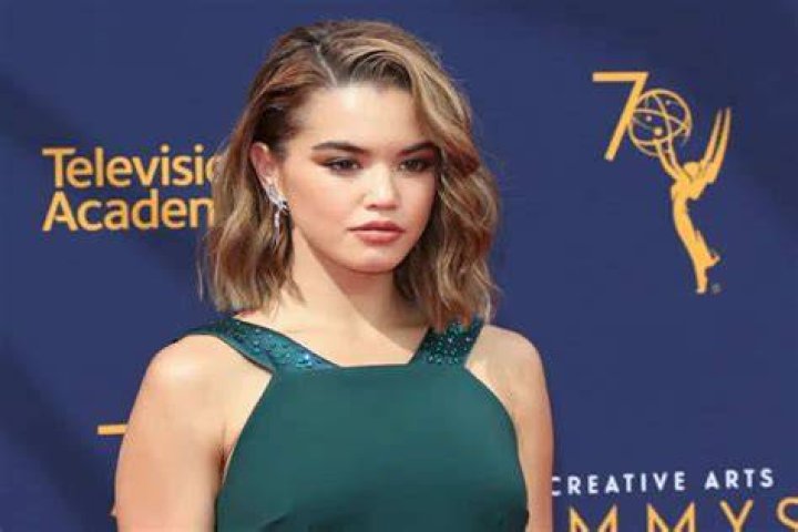 Paris Berelc Biography, Age, Net Worth, Boyfriend, Family, and More