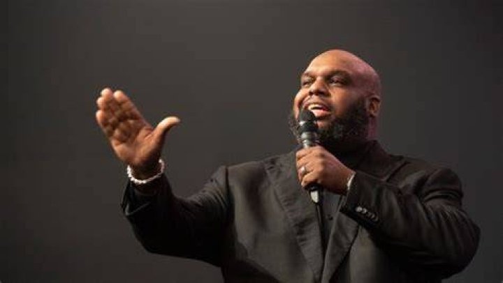 Pastor John Gray, Pastor Steven Furtick respond to Floyd's death