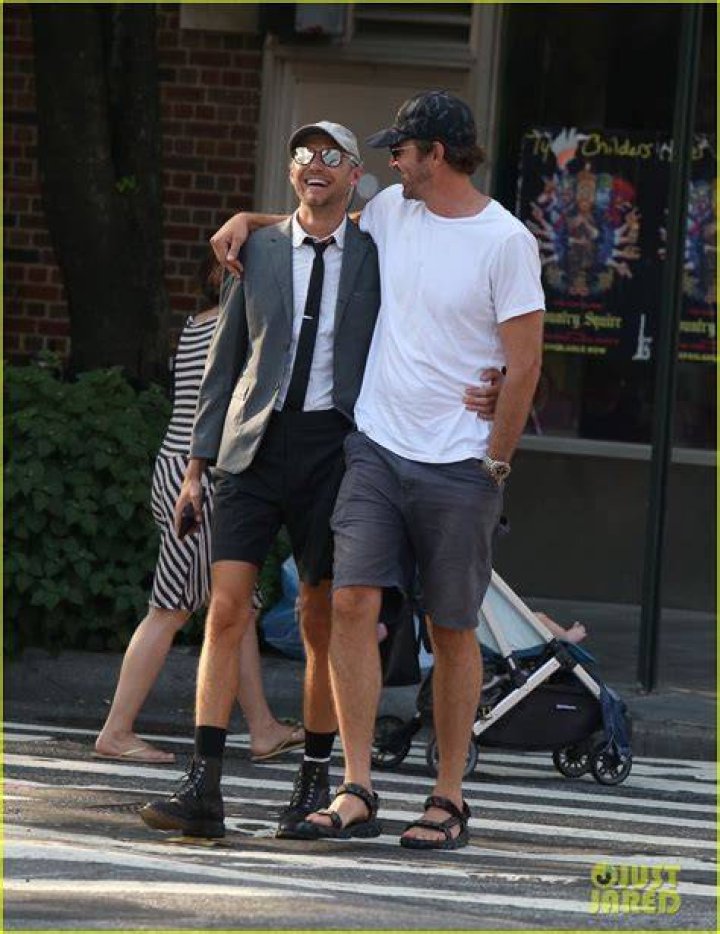 Photo lee pace steps out with boyfriend matt foley 04 Photo 4336990