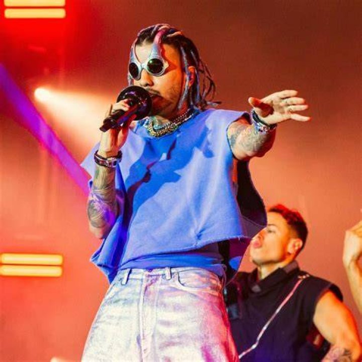 Rauw Alejandro Lights Up Stage with TwoSong Medley on ‘Tonight Show’