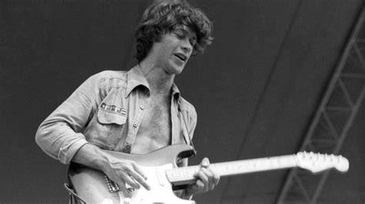 Robbie Robertson, songwriting force in rock group The Band, dies at 80