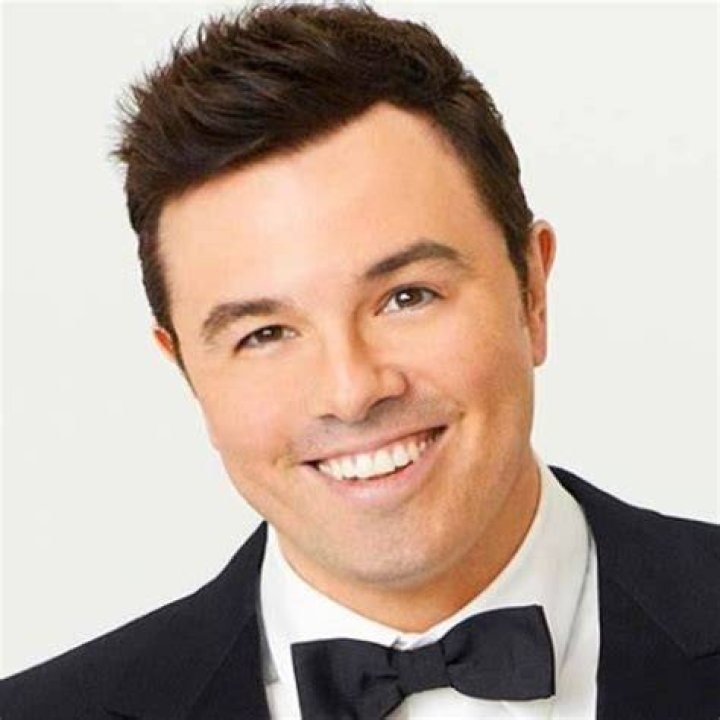Seth Macfarlane weight, height and age. Body measurements!