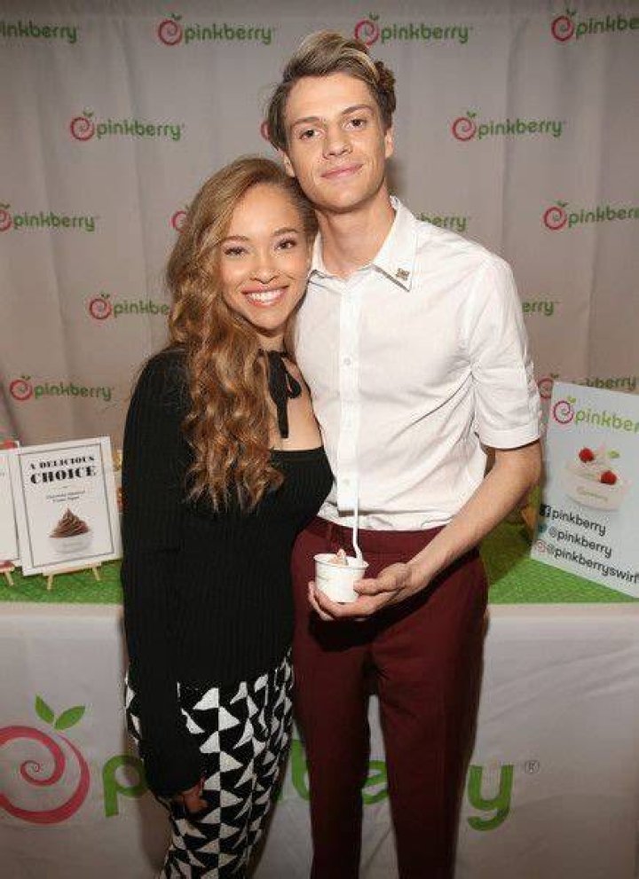 Shelby Simmons Bio, Age, Relationship & New Net worth 2022